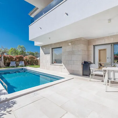 New 2026 Casa Luce With Private Heated Pool