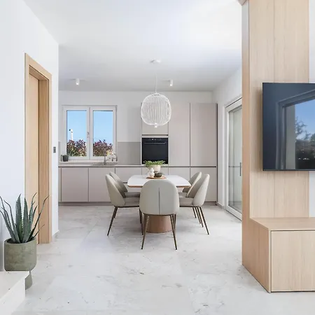 New 2026 Casa Luce With Private Heated Pool Willa