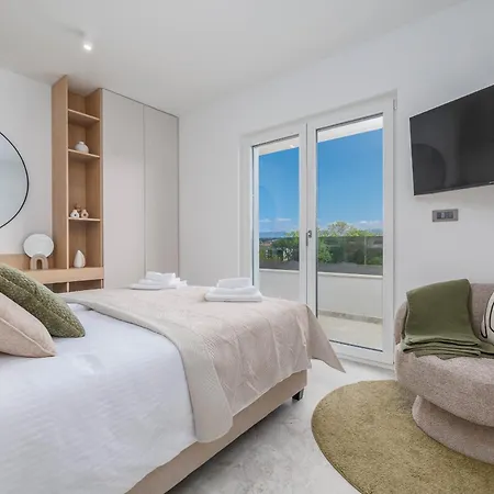 New 2026 Casa Luce With Private Heated Pool *