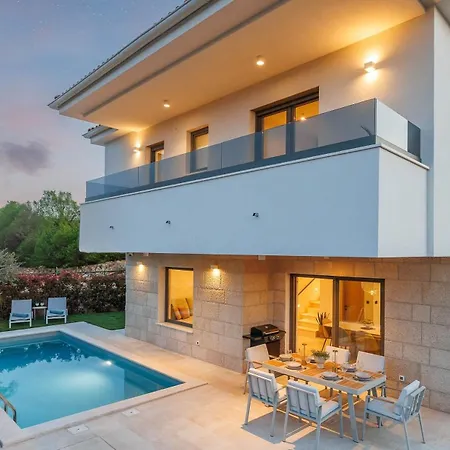 New 2026 Casa Luce With Private Heated Pool Willa
